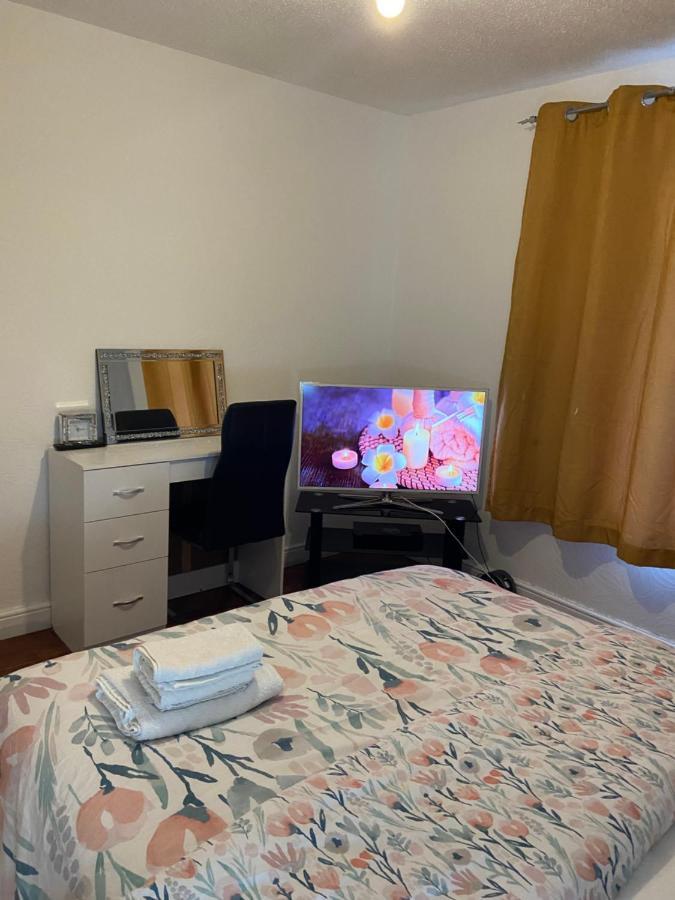 King Room In Уоррингтон Экстерьер фото